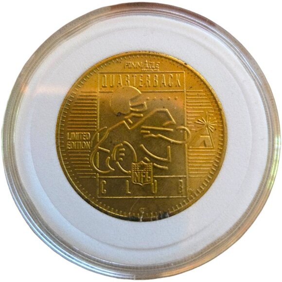 Rick Mirer #3 Seattle Seahawks 1996 Pinnacle QB Club Vintage NFL Coin - Picture 2 of 4